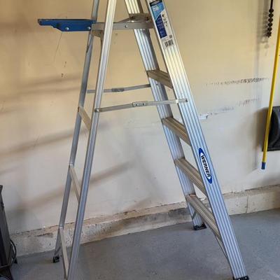 LOT 125G: 2 Werner Ladders - 6’ & Extension Ladder