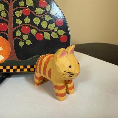 LOT 164B: Cat Themed Home Decor Collection