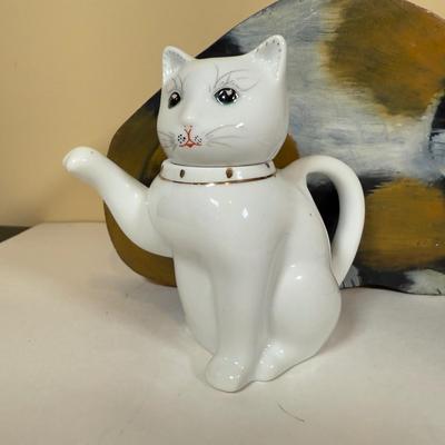 LOT 164B: Cat Themed Home Decor Collection