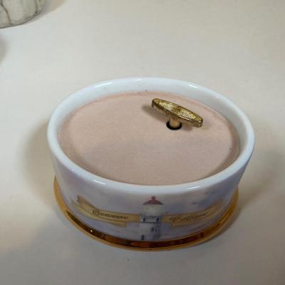 LOT 165B: Lefton Sandy Hook Lighthouse, Shaped Driftwood, Swirl Glitter Bird Sculpture, Carruth Frog Baby Sculpture & More