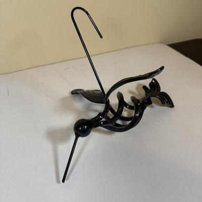 LOT 165B: Lefton Sandy Hook Lighthouse, Shaped Driftwood, Swirl Glitter Bird Sculpture, Carruth Frog Baby Sculpture & More