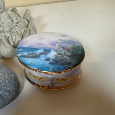 LOT 165B: Lefton Sandy Hook Lighthouse, Shaped Driftwood, Swirl Glitter Bird Sculpture, Carruth Frog Baby Sculpture & More