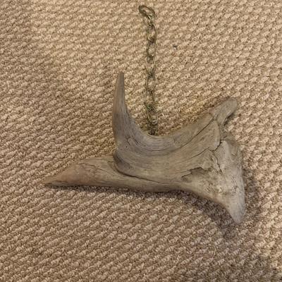 LOT 165B: Lefton Sandy Hook Lighthouse, Shaped Driftwood, Swirl Glitter Bird Sculpture, Carruth Frog Baby Sculpture & More