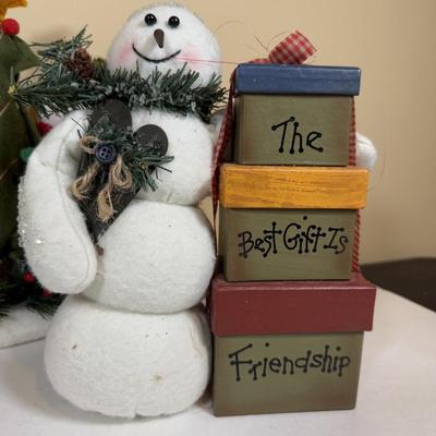 LOT 166B: Snowman Holiday Home Decor Collection