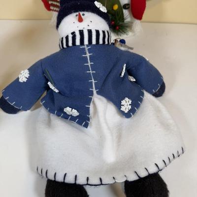 LOT 166B: Snowman Holiday Home Decor Collection