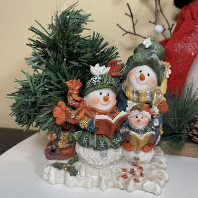LOT 166B: Snowman Holiday Home Decor Collection