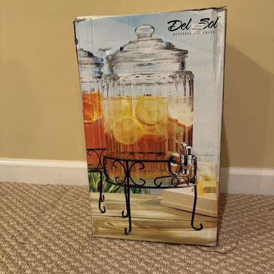 LOT 172B: Pyrex & Rival Insulated Bags, Serving Basket, Glass Tea Dispenser & More