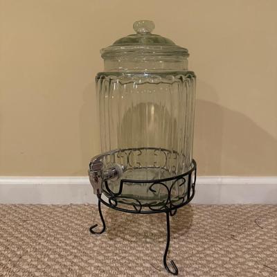 LOT 172B: Pyrex & Rival Insulated Bags, Serving Basket, Glass Tea Dispenser & More