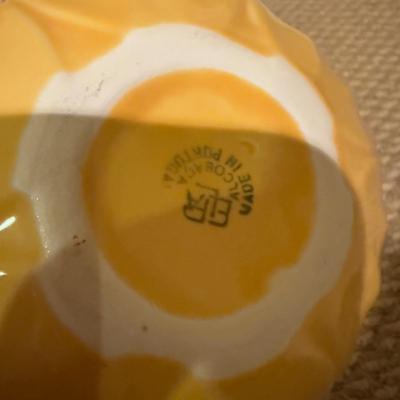 LOT 172B: Pyrex & Rival Insulated Bags, Serving Basket, Glass Tea Dispenser & More