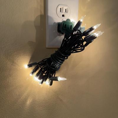 LOT 173B: Holiday Lights, Decor & Accessories