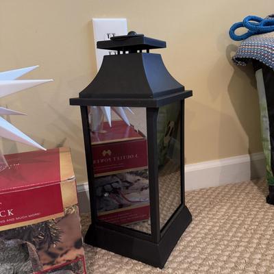 LOT 173B: Holiday Lights, Decor & Accessories