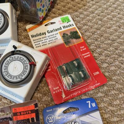 LOT 173B: Holiday Lights, Decor & Accessories