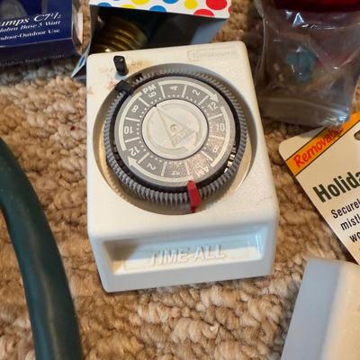 LOT 173B: Holiday Lights, Decor & Accessories