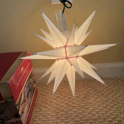 LOT 173B: Holiday Lights, Decor & Accessories