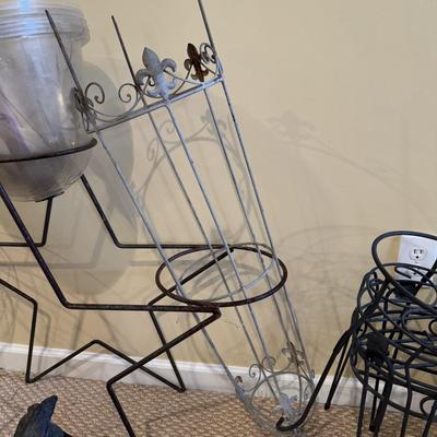 LOT 176B: Metal Plant Stands, Plastic Pots & Garden Decor