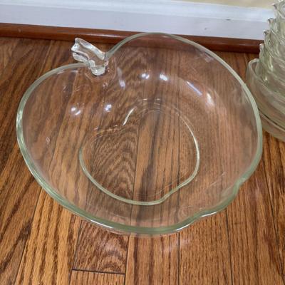 LOT 180N: Collection of Glass Bowls & Shaped Dishes - Apple Set, Arc Set & Tinted Bowls