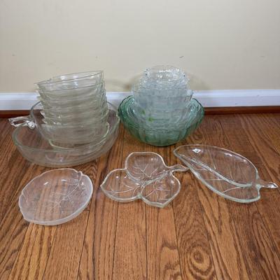 LOT 180N: Collection of Glass Bowls & Shaped Dishes - Apple Set, Arc Set & Tinted Bowls