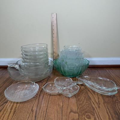 LOT 180N: Collection of Glass Bowls & Shaped Dishes - Apple Set, Arc Set & Tinted Bowls
