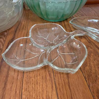LOT 180N: Collection of Glass Bowls & Shaped Dishes - Apple Set, Arc Set & Tinted Bowls
