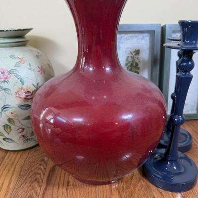 LOT 186L: Home Decor Collection - Vases, Candlesticks & More