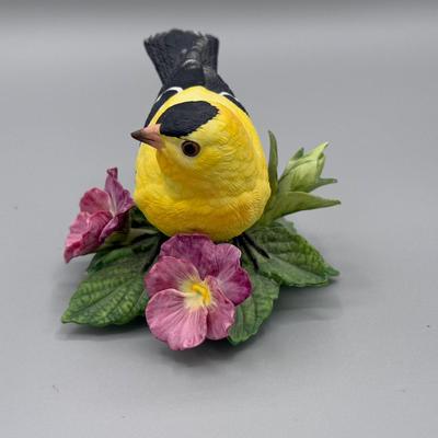 LOT 189N: Lenox Porcelain Birds - American Robin, 2001 Christmas Nuthatch, Bluebird & American Goldfinch