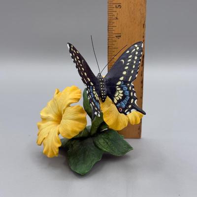 LOT 190N: Beautiful Lenox Figurines - Black Swallowtail, Purple Finch, Chickadee & Tufted Titmouse