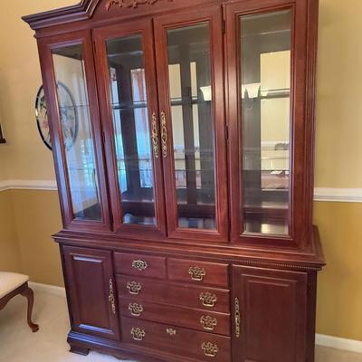 LOT 193D: American Drew Hutch / China Cabinet