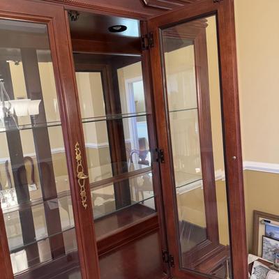 LOT 193D: American Drew Hutch / China Cabinet