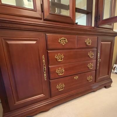 LOT 193D: American Drew Hutch / China Cabinet