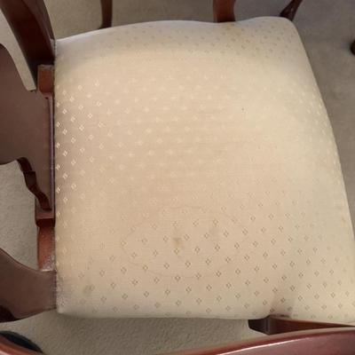 LOT 194D: Dining Table w/ Leaf & 8 Chairs