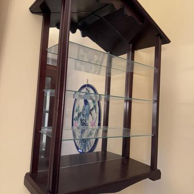 LOT 196D: Mirrored Wall Display Shelf