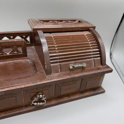 LOT 199J: Vintage Desktop Organizer, Avon Ship Mug, Phillies Belt Buckle, Pocket Knives & More