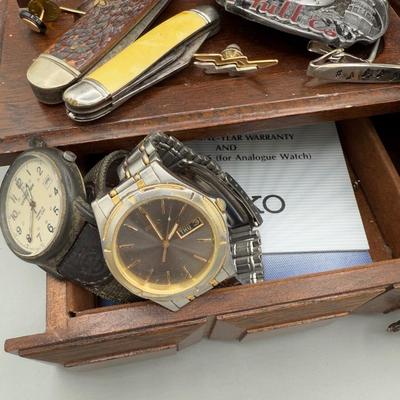 LOT 199J: Vintage Desktop Organizer, Avon Ship Mug, Phillies Belt Buckle, Pocket Knives & More