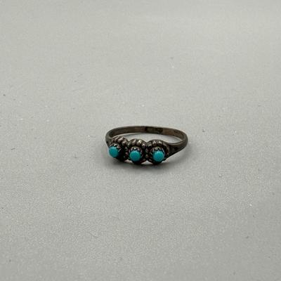 LOT 200J: Child’s Size 3 Sterling Silver Ring