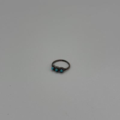 LOT 200J: Child’s Size 3 Sterling Silver Ring