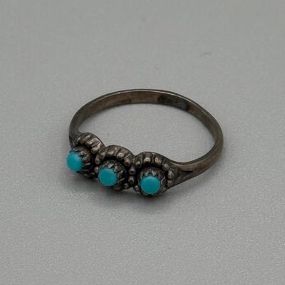 LOT 200J: Child’s Size 3 Sterling Silver Ring