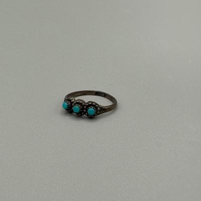 LOT 200J: Child’s Size 3 Sterling Silver Ring