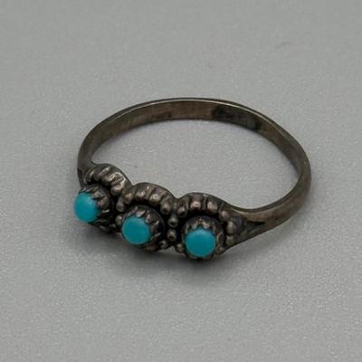 LOT 200J: Child’s Size 3 Sterling Silver Ring