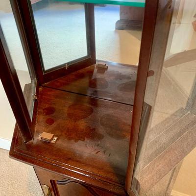 LOT 201 M: Curio Cabinet w/ 3 Glass Shelves