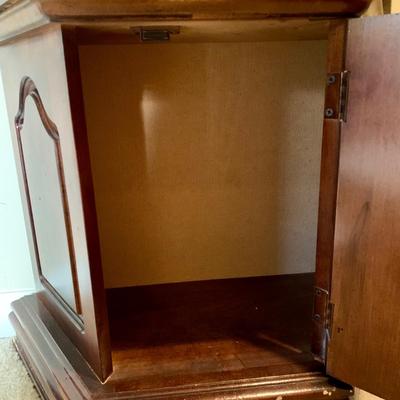 LOT 201 M: Curio Cabinet w/ 3 Glass Shelves