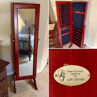 LOT 202 M: Standing Mirror / Jewlery Cabinet