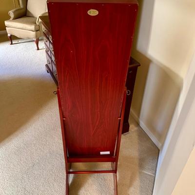 LOT 202 M: Standing Mirror / Jewlery Cabinet