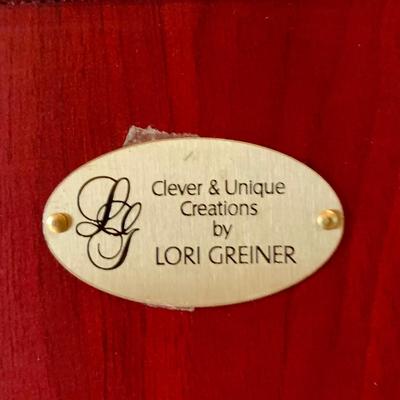 LOT 202 M: Standing Mirror / Jewlery Cabinet