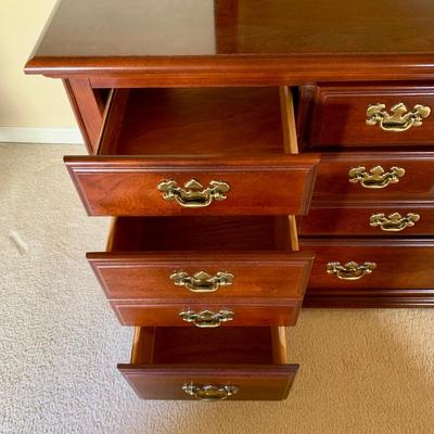 LOT 205 M: American Drew 6 Drawer Chest of Drawers & 9 Drawer Dresser w/ Mirror