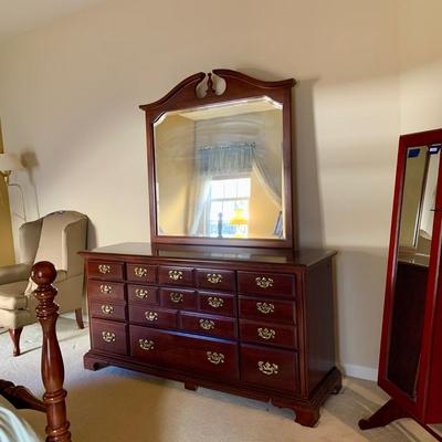 LOT 205 M: American Drew 6 Drawer Chest of Drawers & 9 Drawer Dresser w/ Mirror