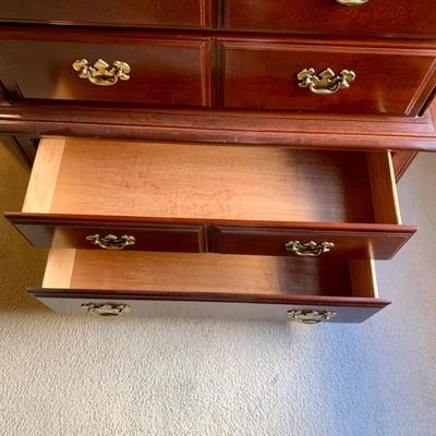 LOT 205 M: American Drew 6 Drawer Chest of Drawers & 9 Drawer Dresser w/ Mirror