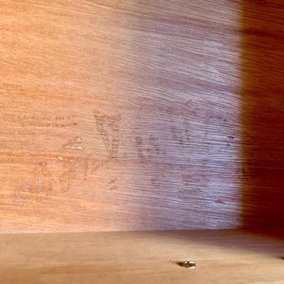 LOT 205 M: American Drew 6 Drawer Chest of Drawers & 9 Drawer Dresser w/ Mirror