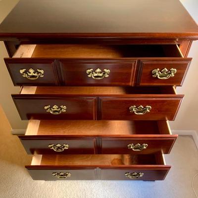 LOT 205 M: American Drew 6 Drawer Chest of Drawers & 9 Drawer Dresser w/ Mirror