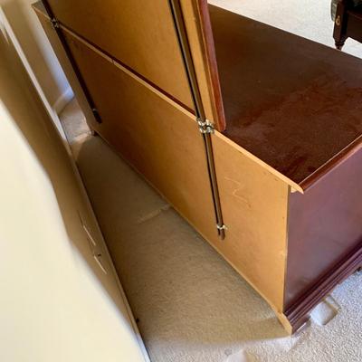 LOT 205 M: American Drew 6 Drawer Chest of Drawers & 9 Drawer Dresser w/ Mirror