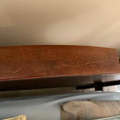 LOT 206 M: American Drew 3 Drawer Bedside Tables & Bedframe (Headboard & Footboard)